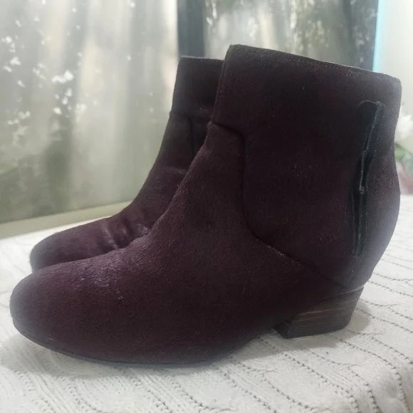 Burgundy Leather Hidden Wedge Poni Hsir. Boots - Picture 2 of 8
